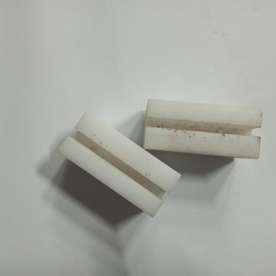 З/ч Проставка капролоновая каретки подъемника QJY230C2-03 (с прорезью)