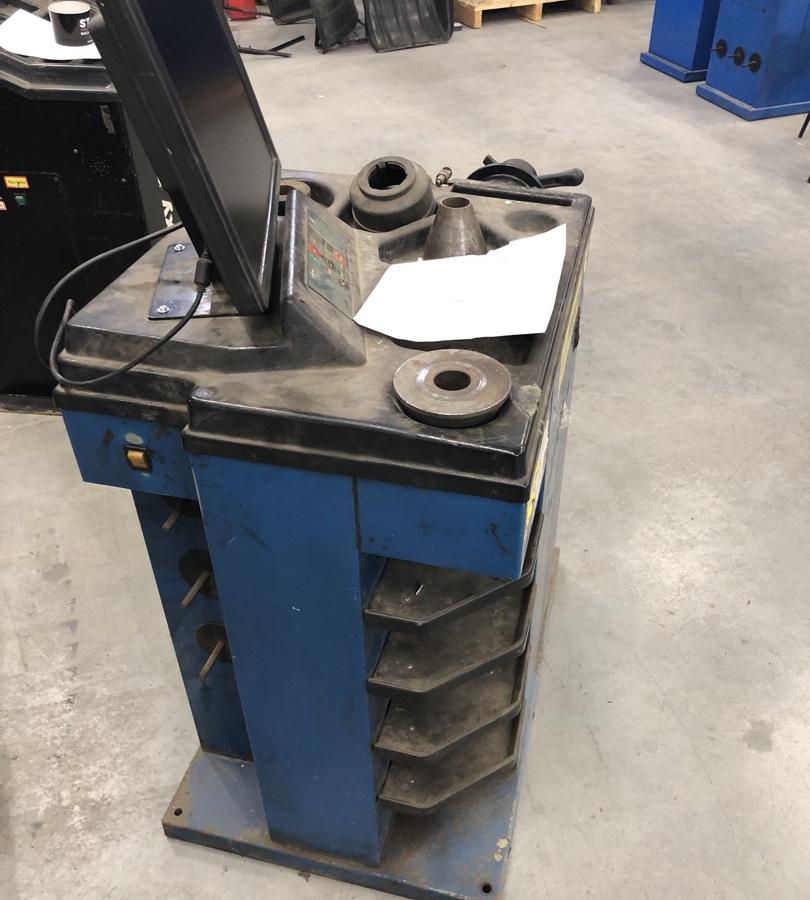 БУ  Балансировочный станок СТОРМ ЛС44